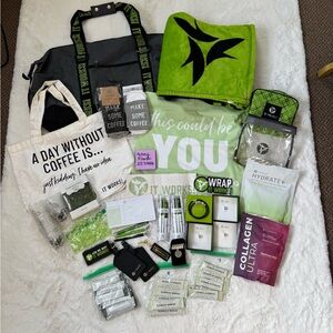 SO MANY ItWorks Biz Accessories